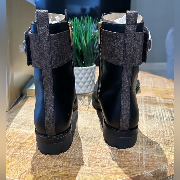 NWT MICHAEL Michael Kors Womens RORY MK Signature Lace Up Booties Black Size 10 - Picture 8 of 10